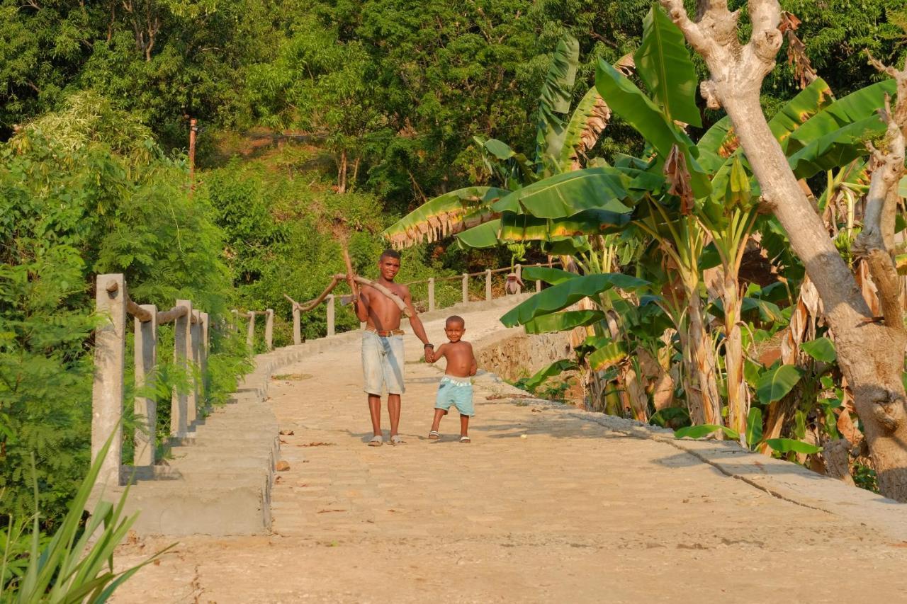 Colibri Lodge Ambatoloaka  Bagian luar foto
