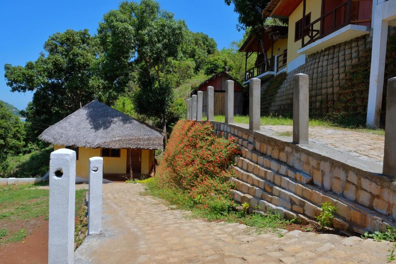 Colibri Lodge Ambatoloaka  Bagian luar foto